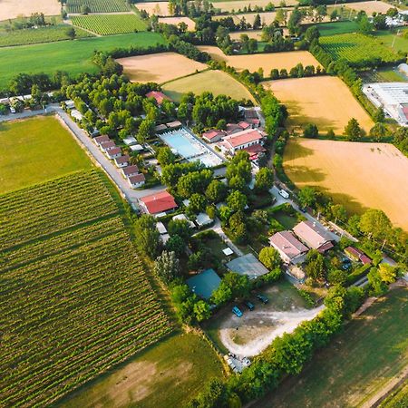 特瑞维萨哥营地酒店 Moniga del Garda 外观 照片