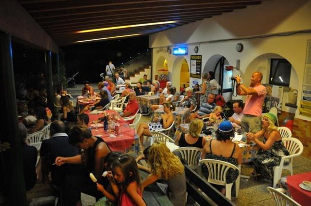 特瑞维萨哥营地酒店 Moniga del Garda 外观 照片