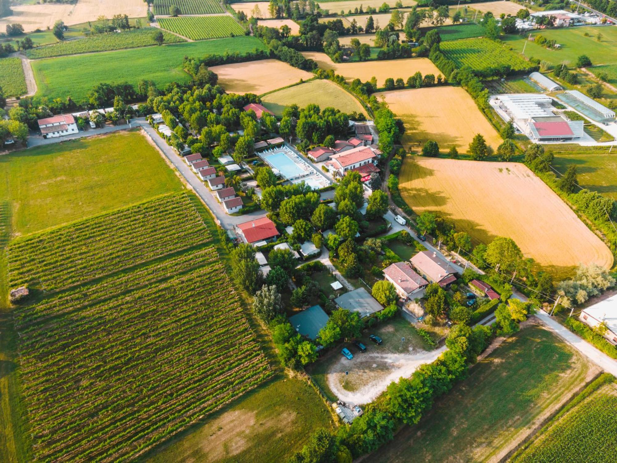 特瑞维萨哥营地酒店 Moniga del Garda 外观 照片