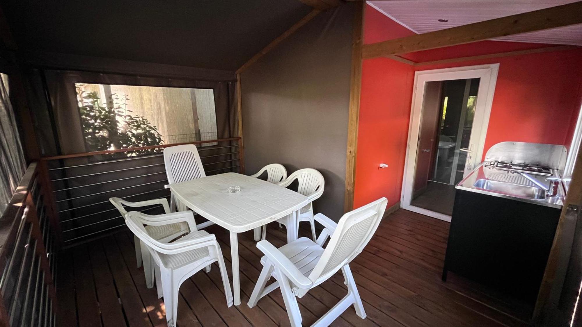 特瑞维萨哥营地酒店 Moniga del Garda 外观 照片