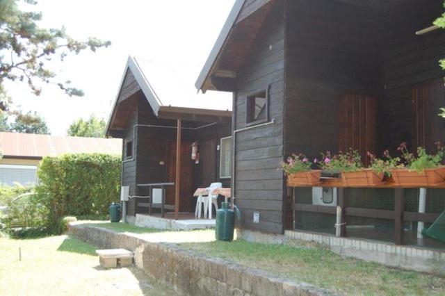 特瑞维萨哥营地酒店 Moniga del Garda 客房 照片